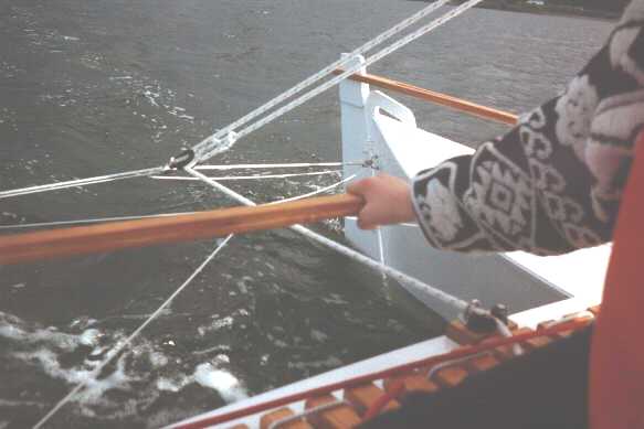 [stern sailing (21kb)]