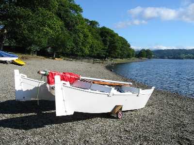 Shore looking north (23kb)