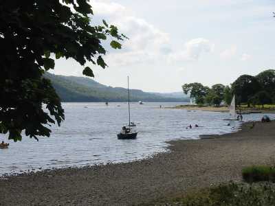 Coniston shore (15kb)